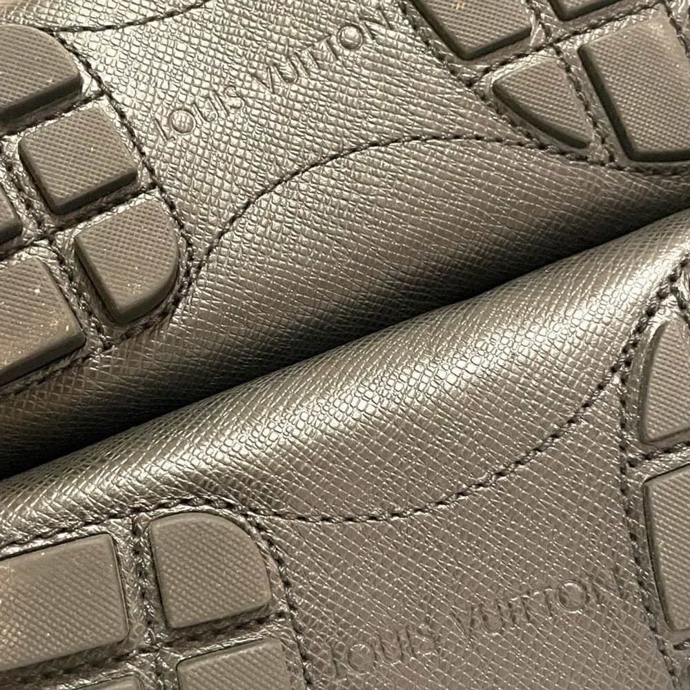 Mens LOUIS VUITTON Leather Drivers with Silver Tone Metal LV Motif |Size: 11M|